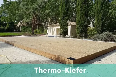 Begehbare Poolabdeckung mit Verkleidung